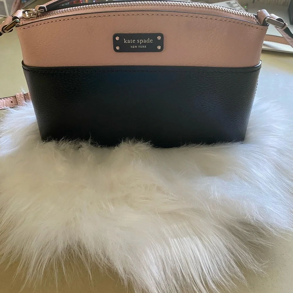 EUC Kate spade Jeanne color block crossbody pink/black - Picture 3 of 16